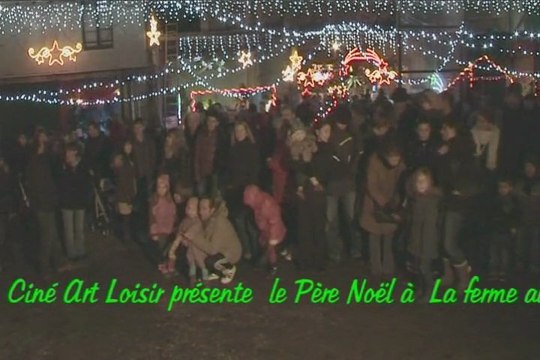 le Père Noël à la ferme aux mille lumières by Jean Claude Guerguy