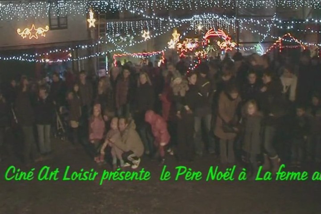 le Père Noël à la ferme aux mille lumières by Jean Claude Guerguy