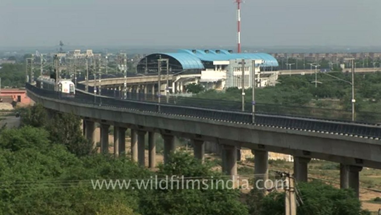 Delhi metro_6.mov