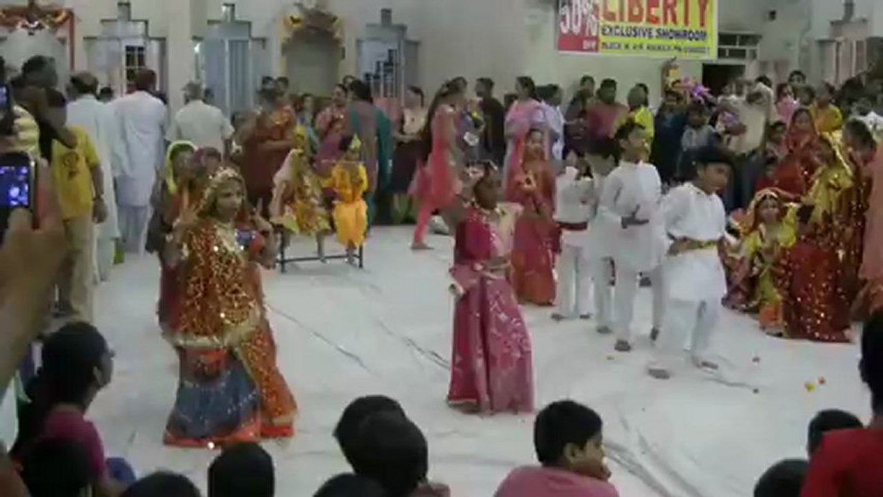 DSCN0880 yashomati mayya se bole nandlala