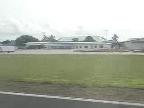 Atterrissage aux Maldives