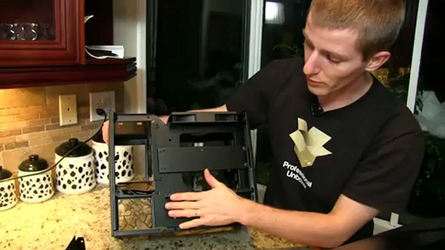 Silverstone SG09 mATX Small Form Factor Gaming Case Unboxing & First Look Linus Tech Tips