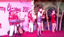 Ban nhạc Flamenco Tumbadora Thanh Tùng biểu diễn tiệc Noel 2012 tại Mũi Né De Century Resort When you say-Moving on up