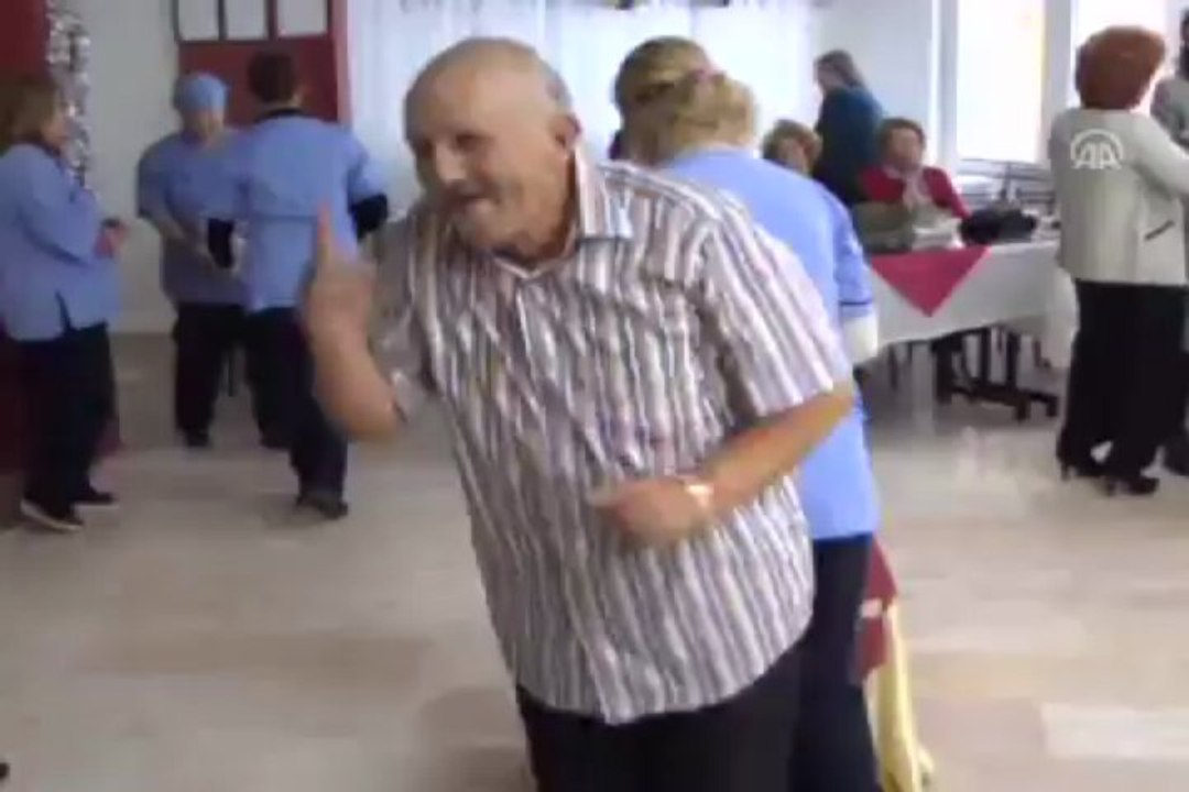 Huzurevinde''Gangnam Style''