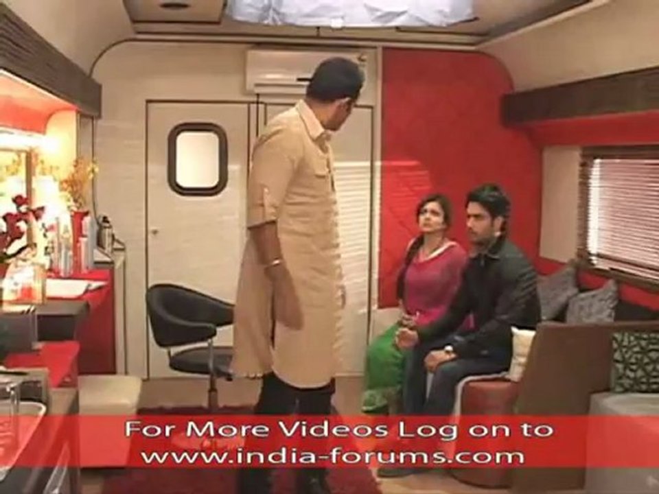 *Drashti Dhami* Madhubala EIEJ On Location India Forums Segment 29/12/2012