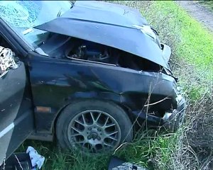 Σφοδρή σύγκρουση δύο αυτοκινήτων κοντά στο Λιανοκλάδι