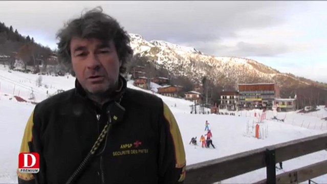 Les vacanciers profitent de la montagne et du ski aux Monts d'Olmes