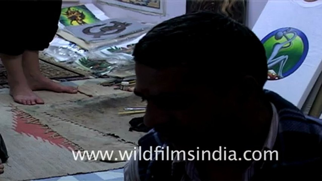 2475.Painting at Pushkar.mov