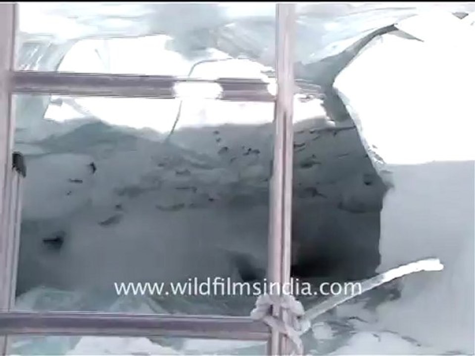 2496.Belayed across Khumbu icefall.mov