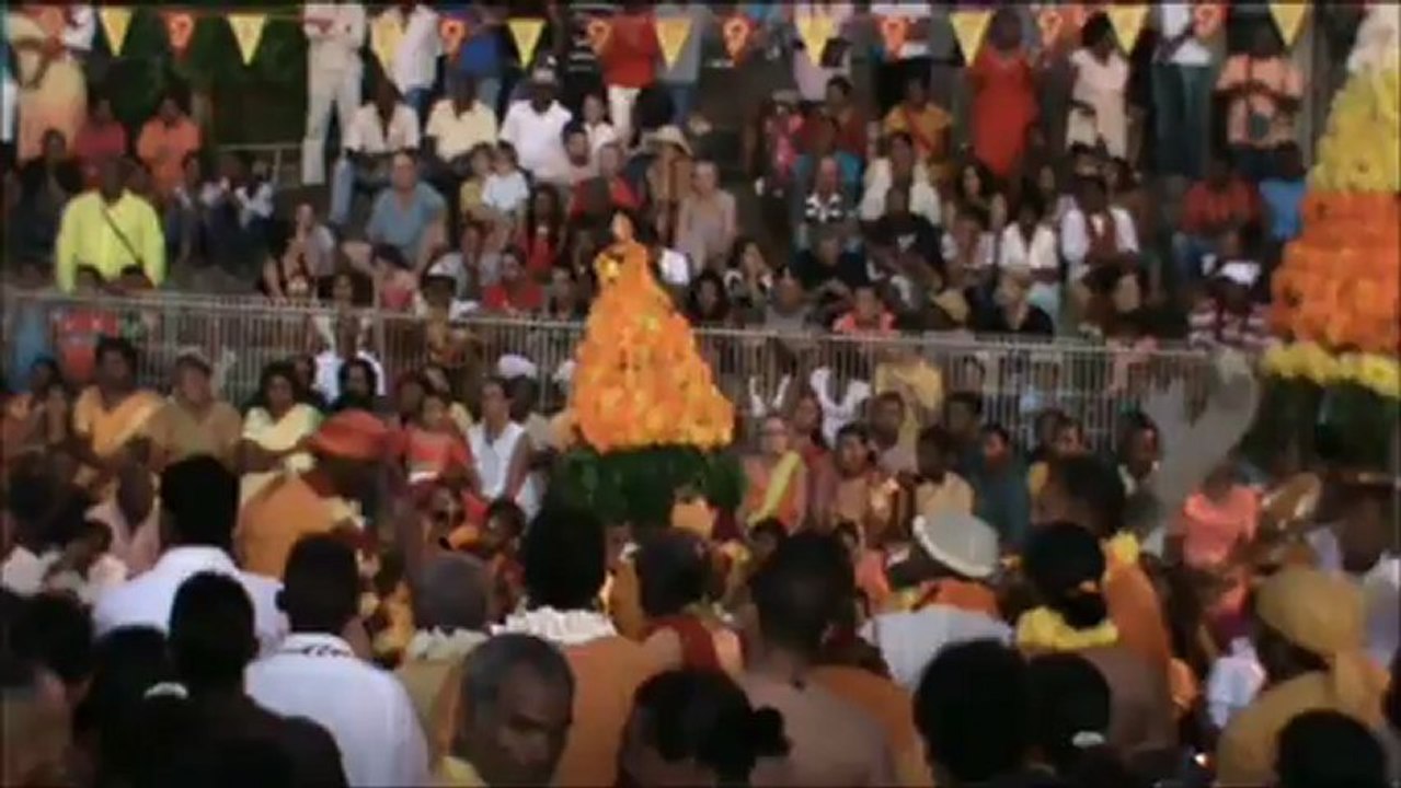 Marche sur le feu à Trois-Bassins le 23/12/2012 partie 2/2