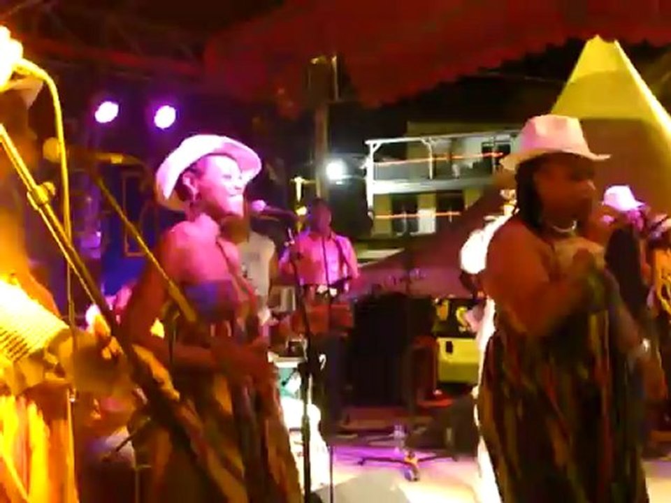 Rasinn' nwel "Minuit chrétien" sur la place du 22 Mai au Robert - dimanche 23 décembre 2012