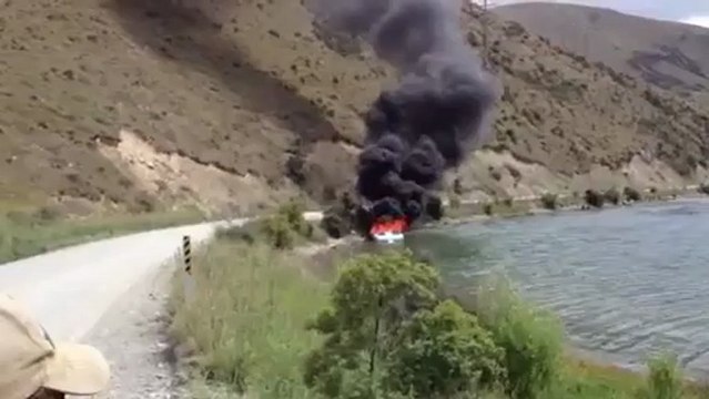 Comment éteindre un bateau en feu ?