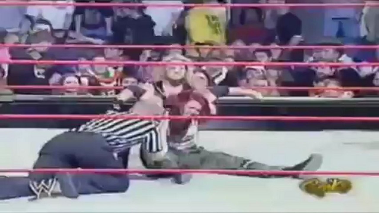 Trish Stratus vs Lita