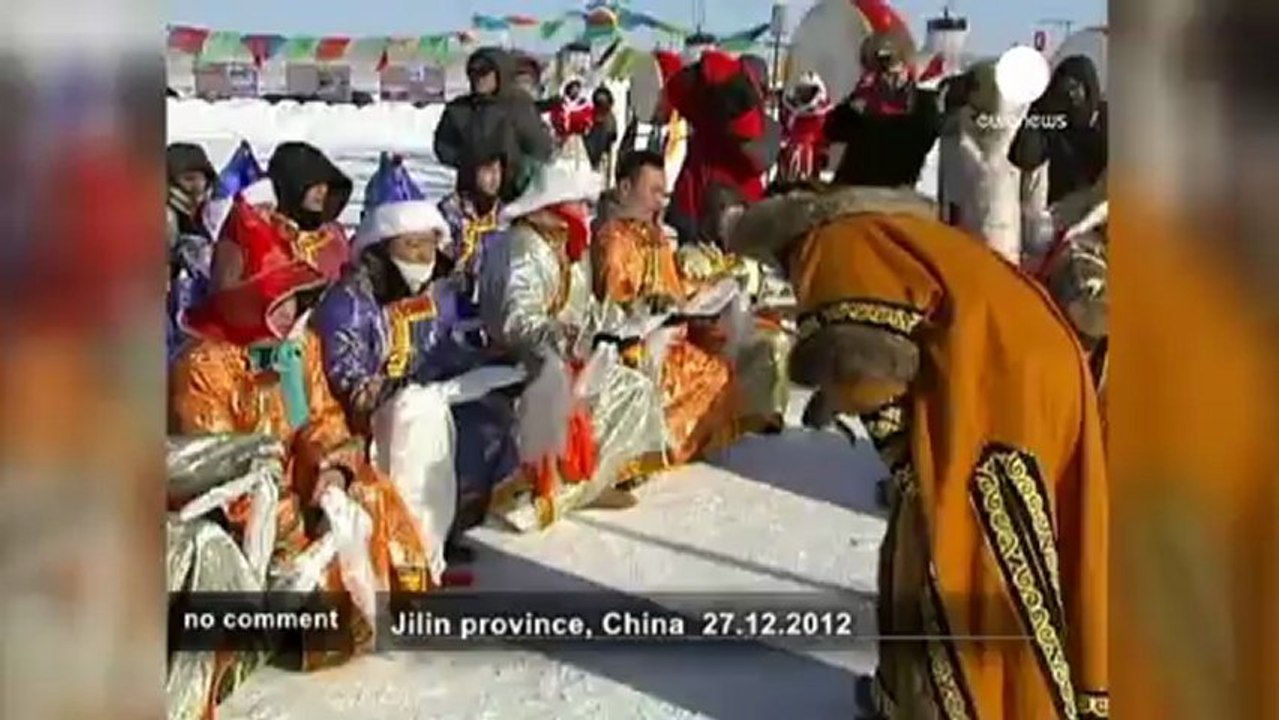 China: fishermen offer sacrifice to the... - no comment