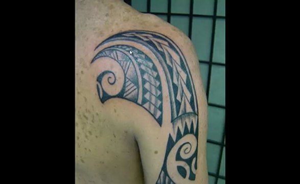 Tatuajes en el Hombro Maories Polinesios de ROBERTTO ORGINAL TATTOO STUDIO de RIO DE JANEIRO