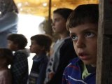 Syrian refugees pour into Lebanon