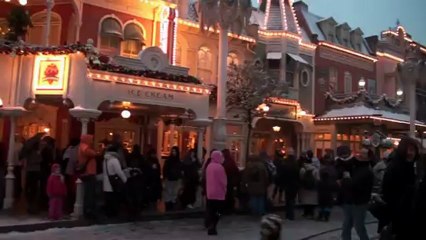 DisneyLand paris Noël Sous La Neige