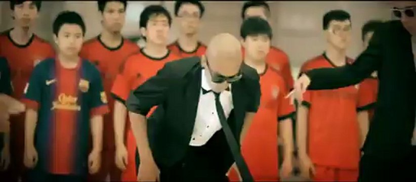 Độc đáo Flash Mob bóng đá với màn popping trên nền nhạc Gangnam Style
