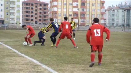 CİHANBEYLİ İKİNCİ GENÇ TAKIMI SAHAYA ÜZGÜN ÇIKTI VEFA ÜÇLERE VEFALI BİR PANKARTLA