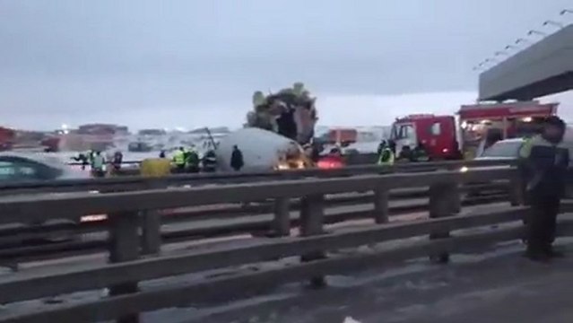 Pistten çıkan uçak