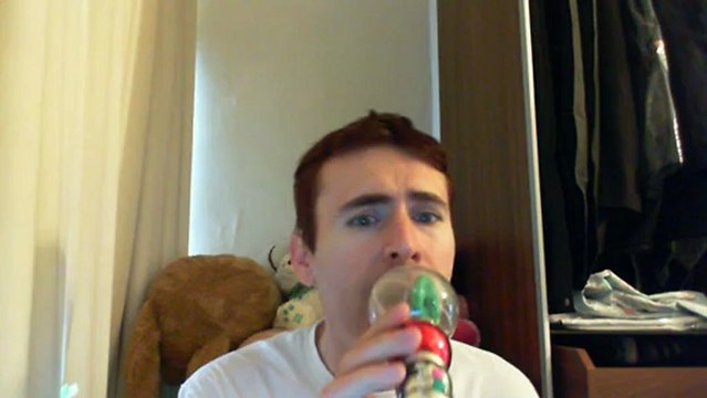 Wiwi égratigne Dr House de Christophe Hondelatte