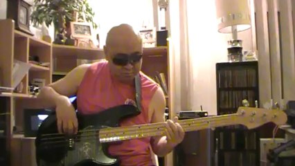 SALSA CALIENTE DEL JAPON LA ORQUESTA DE LA LUZ  basscover Bob Roha