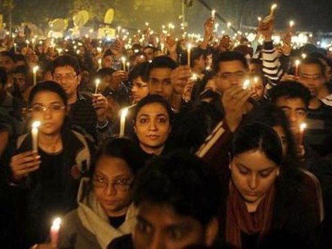 Indians mourn death of gang-rape victim