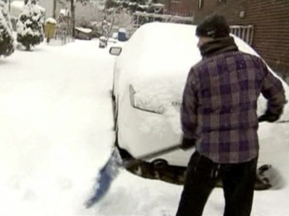 Pittsburgh hit with heavy snow