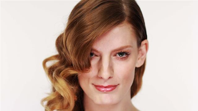 How To Do Hollywood Curls