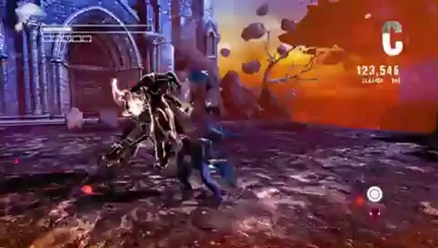 Vergil en acción en Devil May Cry, en HobbyConsolas.com