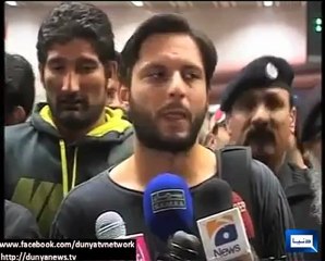 Afridi gets upset with a Reporter & rightly so for asking a stupid Question - Good Job Afridi!