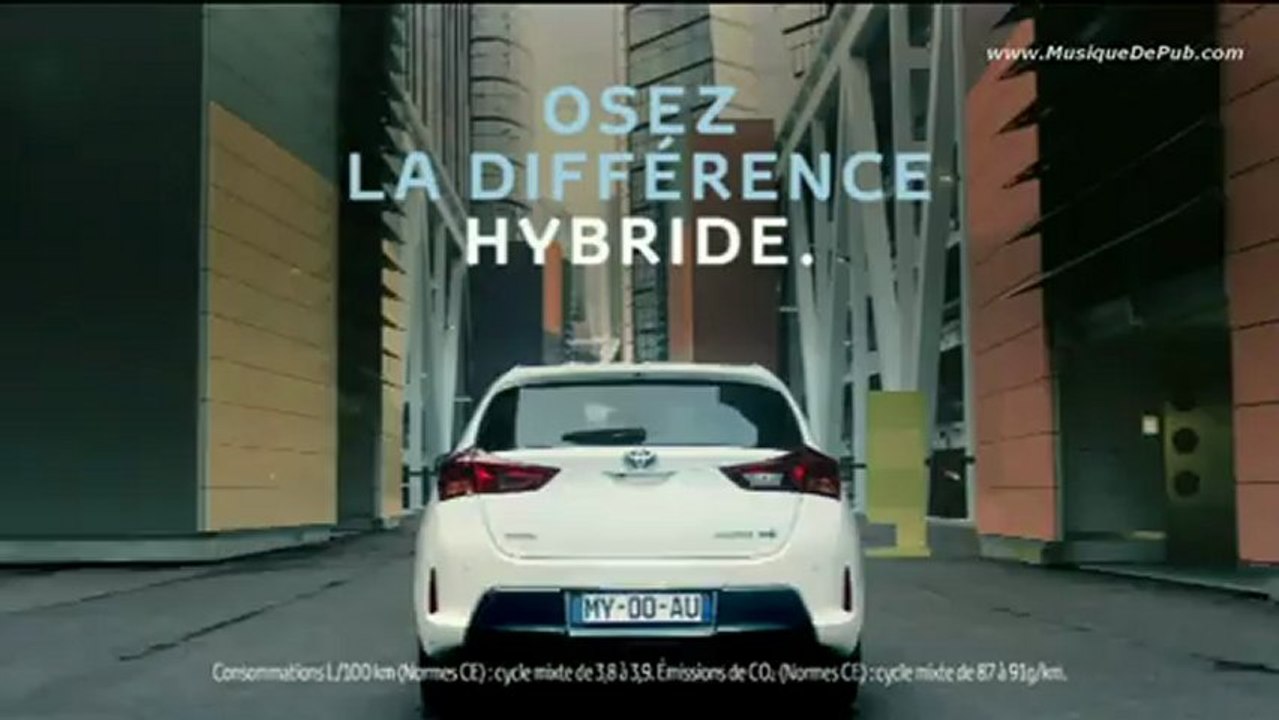 pub Toyota Auris Hybride 2012 - 2013 [HQ]