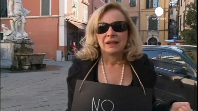 Talons-hauts et mini-jupes à la messe de dimanche