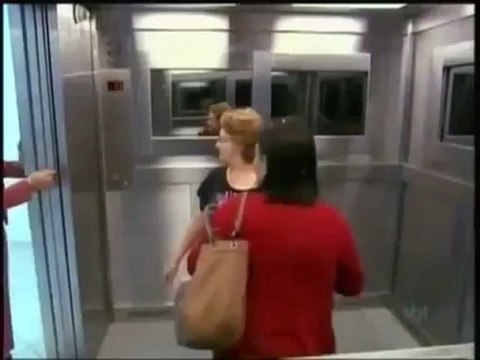 Menina Fantasma no Elevadorcom Anna Livya! Pegadinha do Silvio Santos