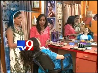 Deepali Sayyad NAME Struggle with Party make up for New Year-TV9/part1