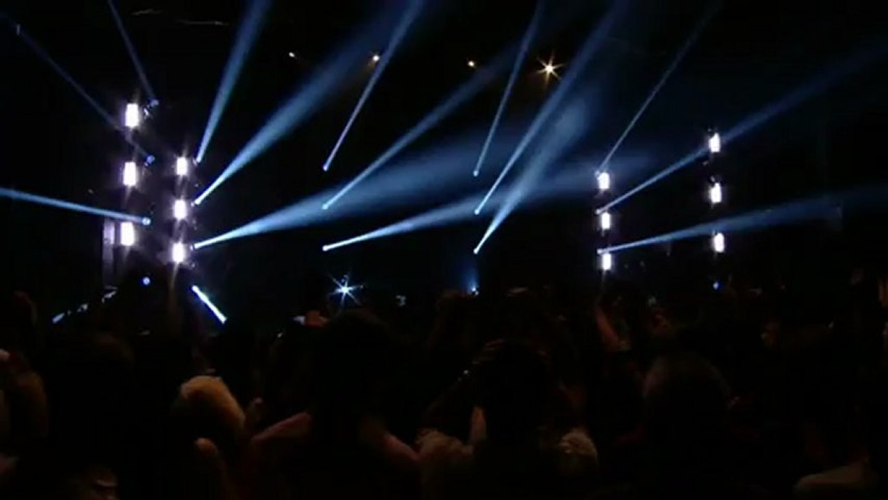 16 Rihanna All Of The Lights Live at 777 Tour London