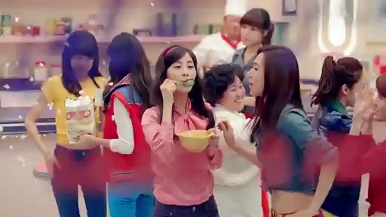 Girls' Generation 소녀시대  Dancing Queen [MV]