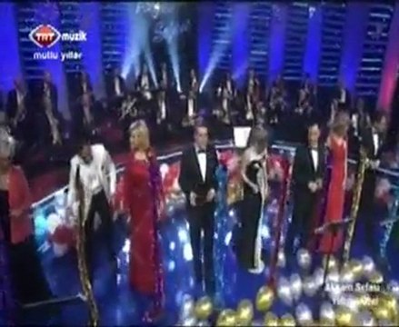 Akşam Sefası Koro ~ Eski Dostlar / Gül Ağacı Değilem / Bir Şarkısın Sen