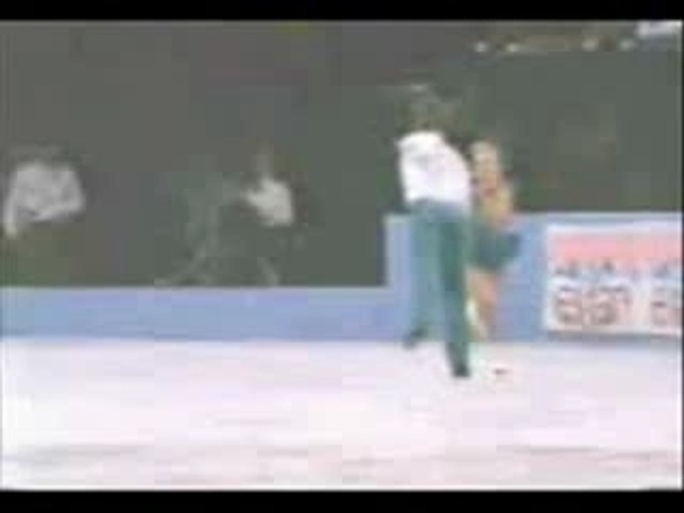 Une figure de patinage loupée