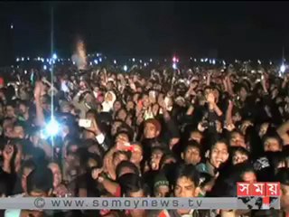 কক্সবাজার সৈকতে লাখো মানুষের বর্ষবরণ