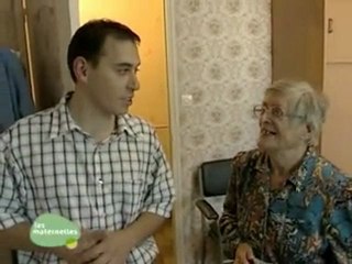 Faire vivre sous un même toit la vieillesse et la jeunesse.