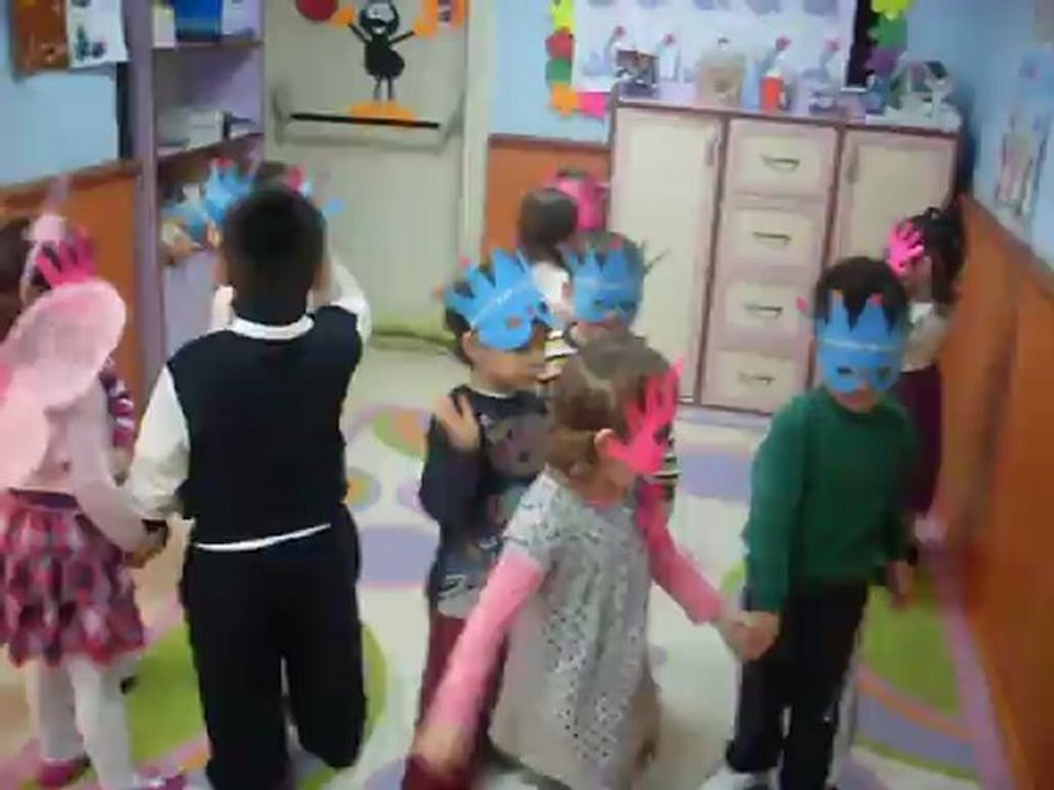 KARINCALAR SINIFI MASKELİ BALO :) :) :)