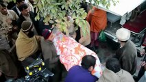 Pakistan: sept membres d'une ONG abattus par des hommes armés