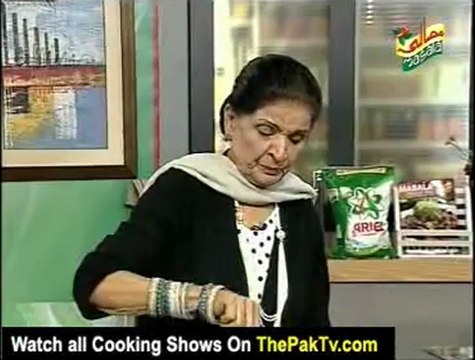 Handi With Zubaida Tariq By Masala Tv - 2nd January 2013 - Part 3