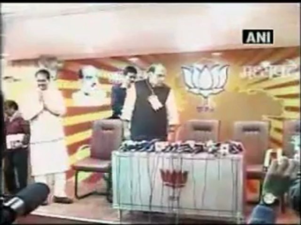BJP asks government to urge US to stop financial aid to Pakistan.mp4