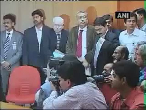 Govt asks Maoists to abjure violence.mp4