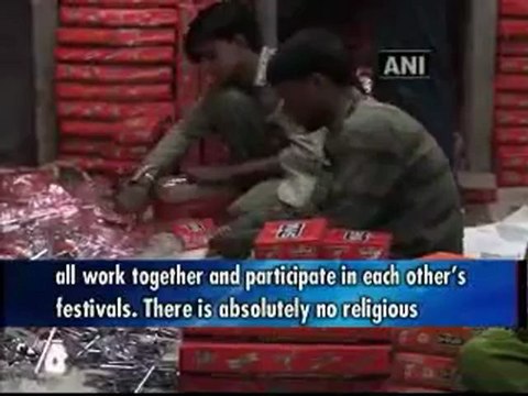 Hindu, Muslims work together in auto manufacturing company in Ludhiana.mp4