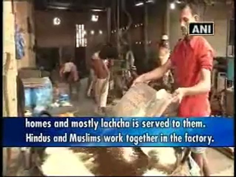Hindus, Muslims works together to produce Sewai in Patna.mp4