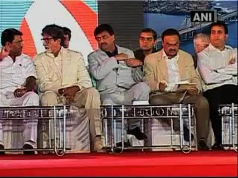 INSULTING AMITABH BACHCHAN is like insulting entire nation- Anupam Kher.mp4