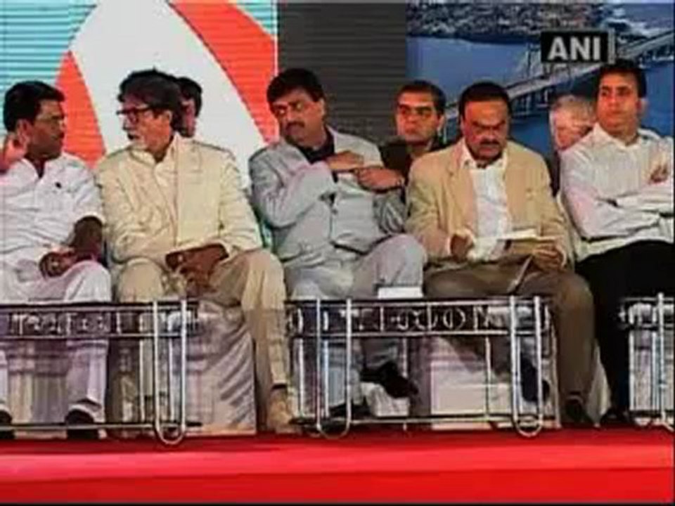 INSULTING AMITABH BACHCHAN is like insulting entire nation- Anupam Kher.mp4